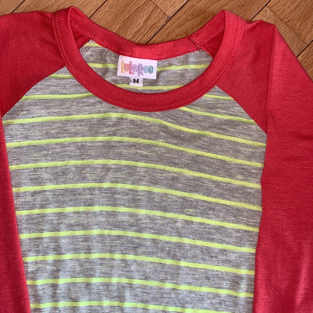 LuLaRoe Randy shirt‎ - Picture 3 of 4